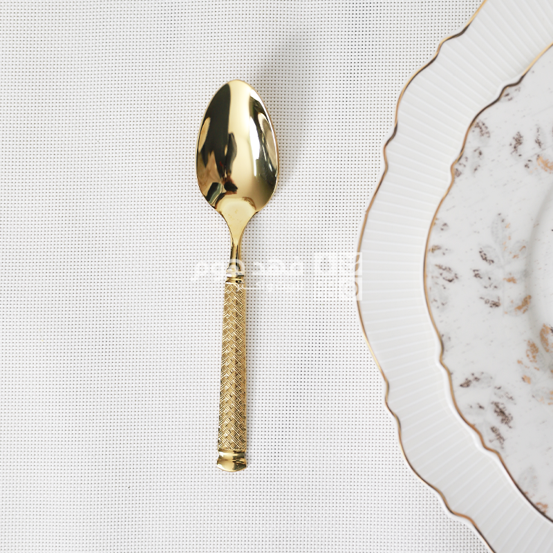 طقم معالق/6 صغير ذهبي منقش D2/33