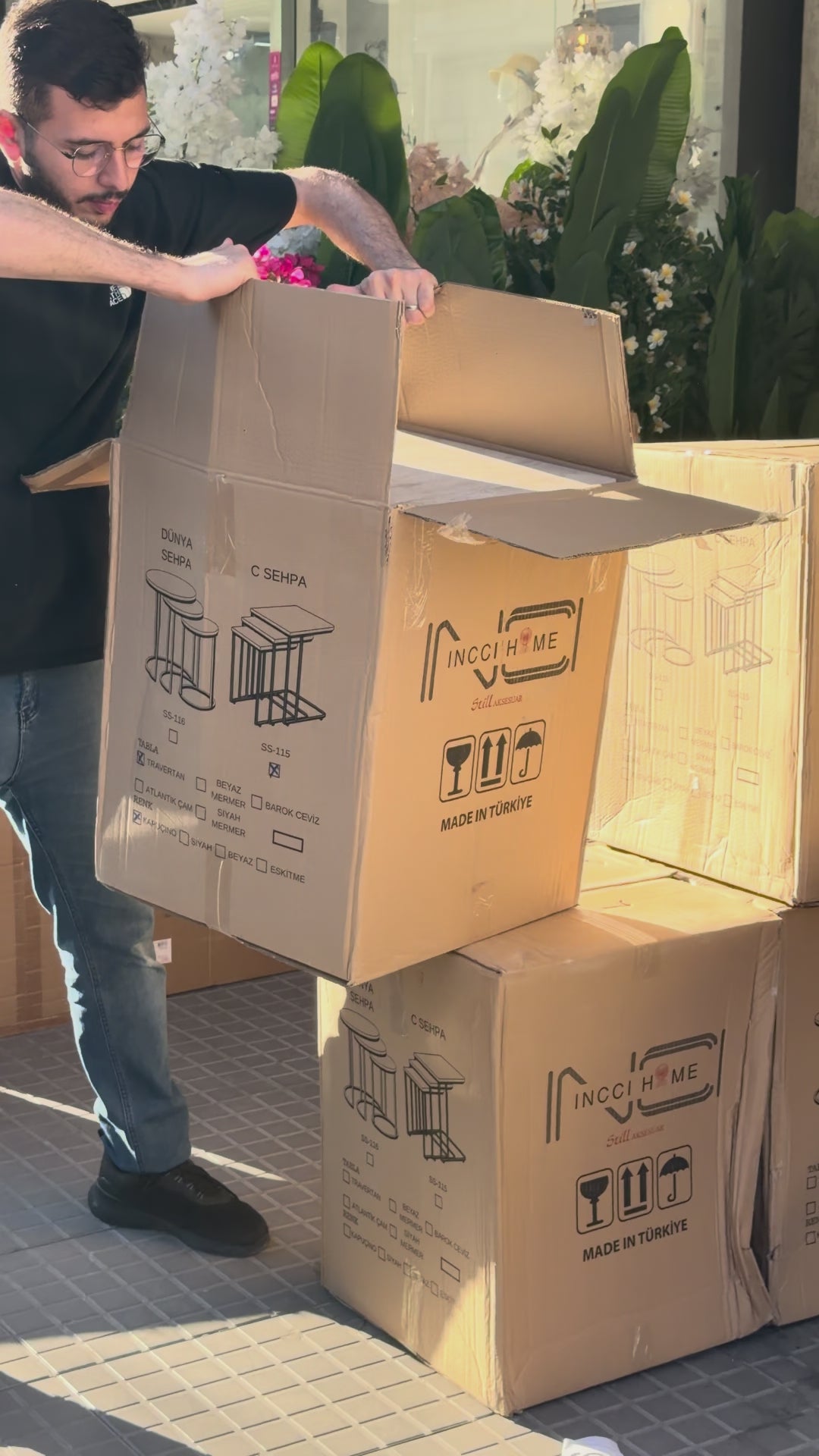 تحميل الفيديو: طقم سكملات 3 قطع وجه خشبي اطار حديد متحرك تربنتين